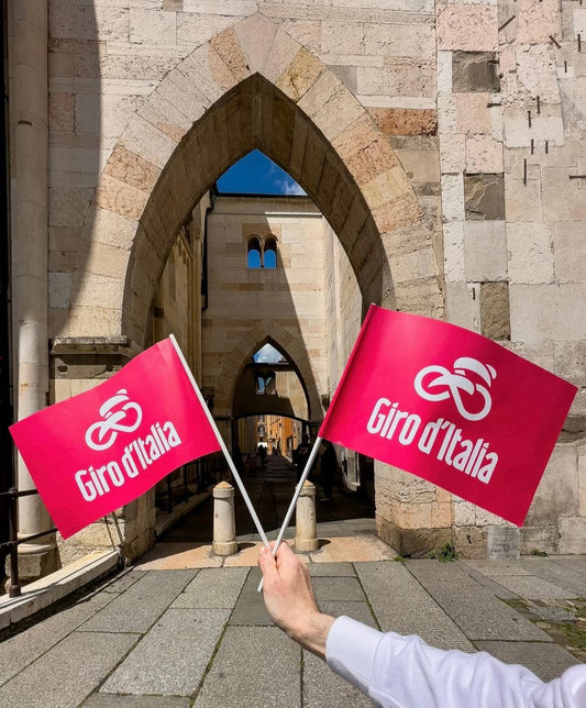 Modena si tinge di Rosa: Un inno alla velocità e alla bellezza