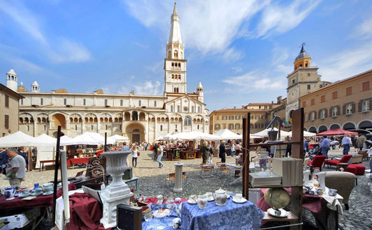 L'Antico in Piazza Grande: Un Viaggio senza Tempo nel Cuore di Modena